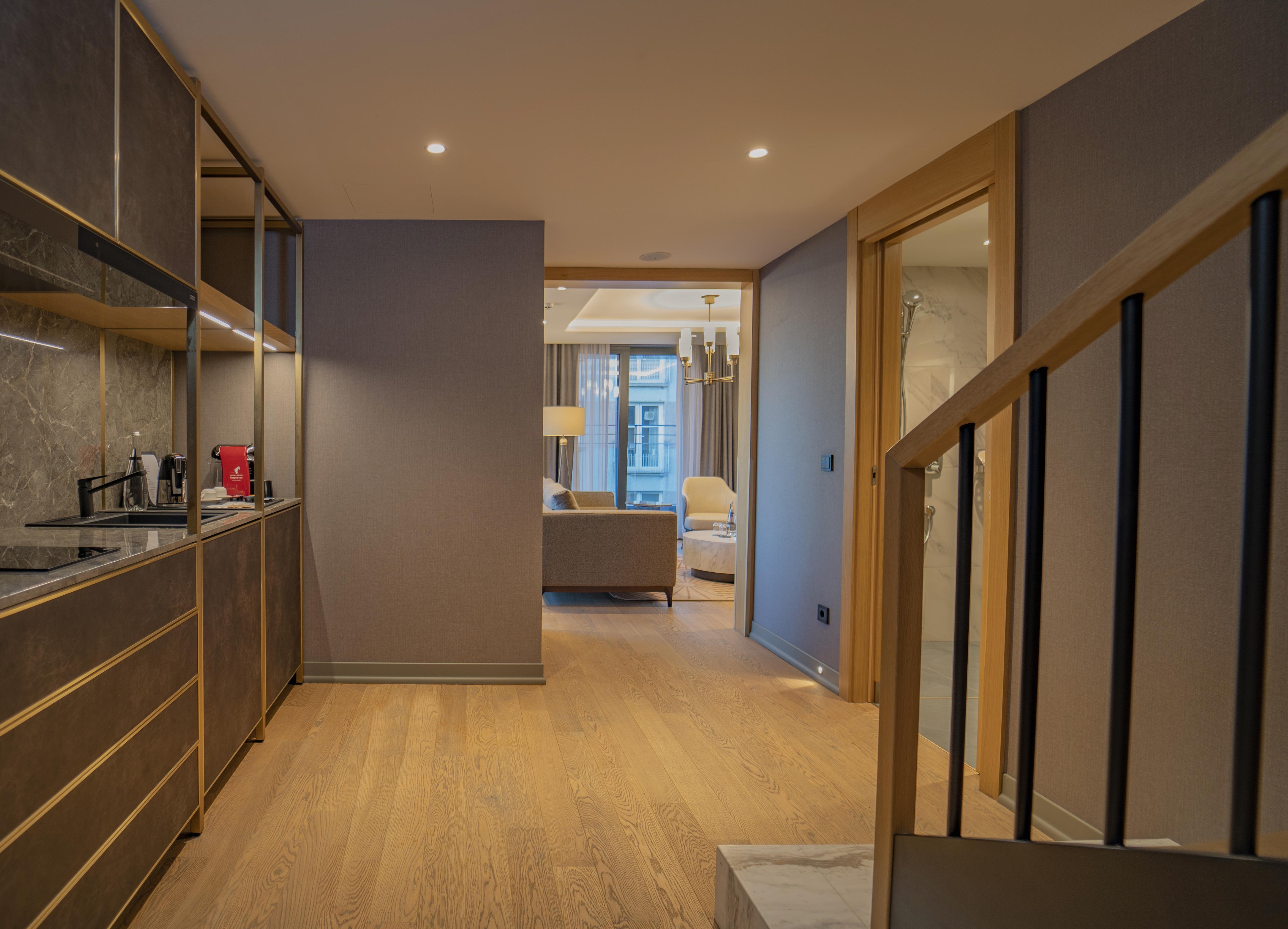 โซฟิเทล อิสตันบูล ทักซิม Hotel ภายนอก รูปภาพ A typical apartment interior