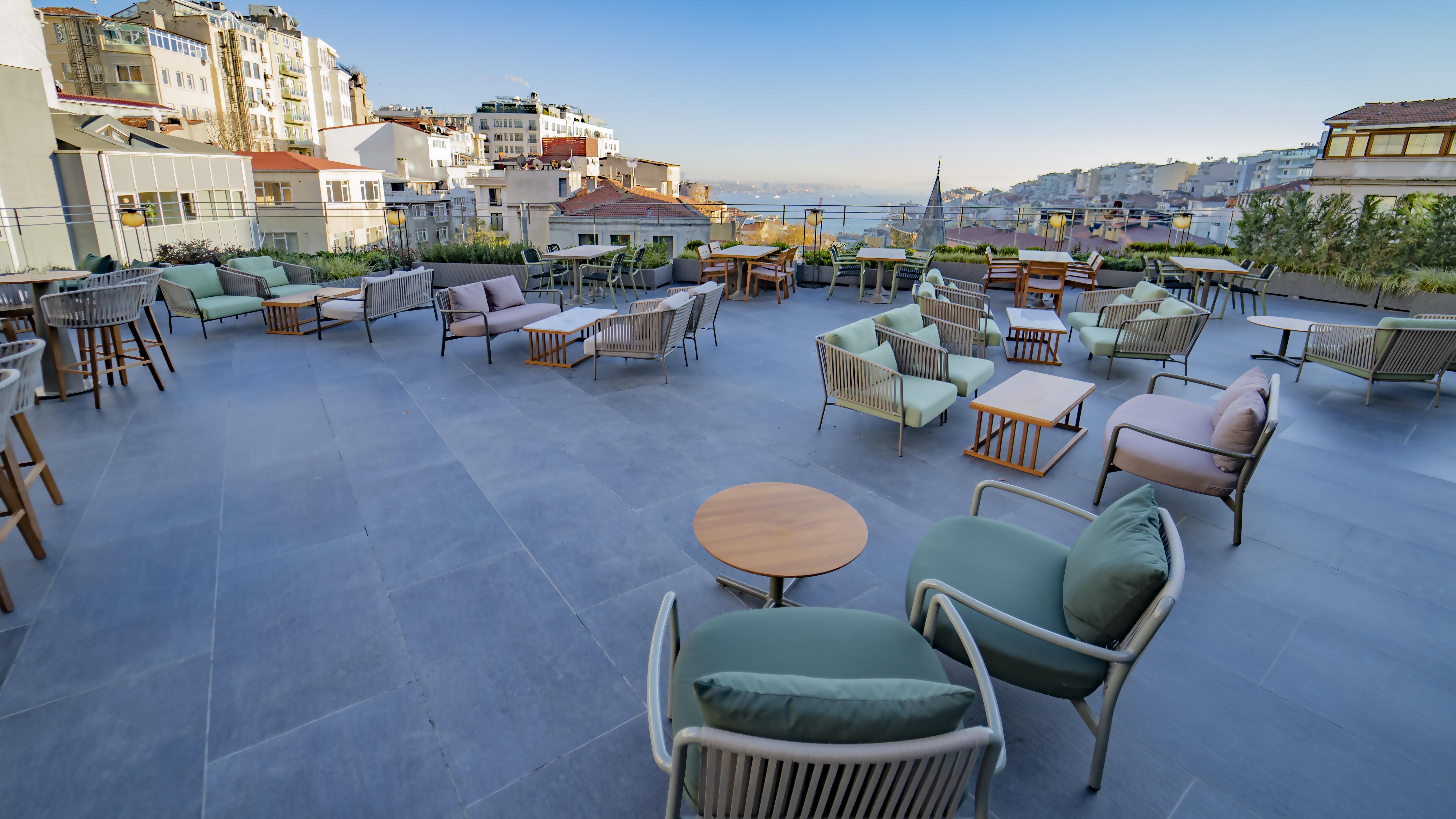 โซฟิเทล อิสตันบูล ทักซิม Hotel ภายนอก รูปภาพ Rooftop terrace