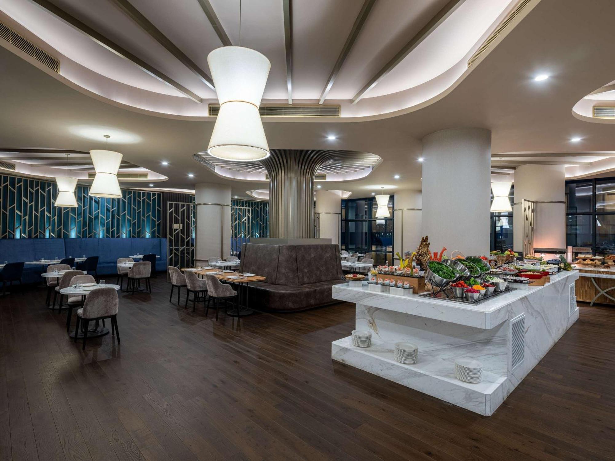 โซฟิเทล อิสตันบูล ทักซิม Hotel ภายนอก รูปภาพ The restaurant