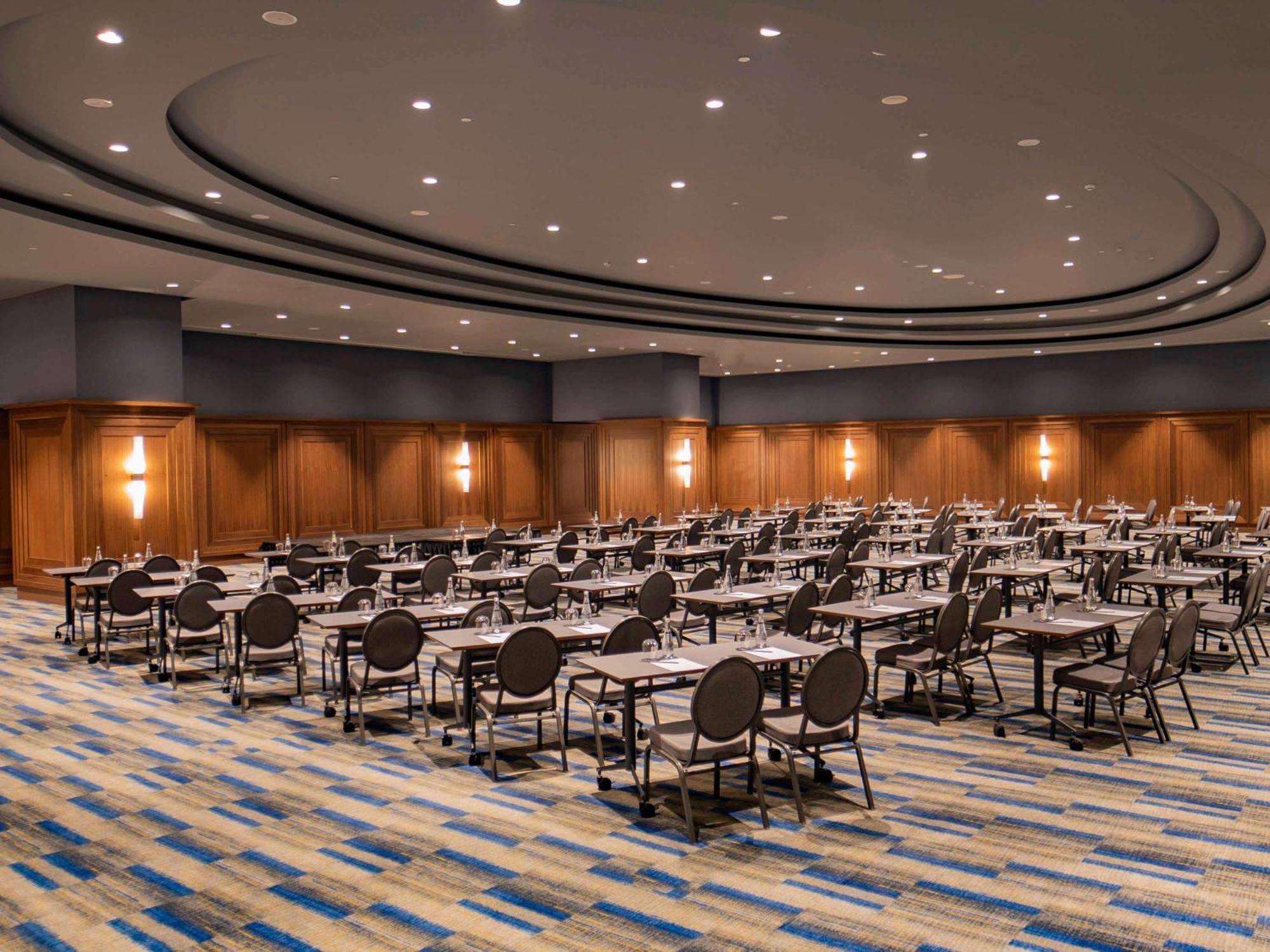 โซฟิเทล อิสตันบูล ทักซิม Hotel ภายนอก รูปภาพ The Grand Ballroom
