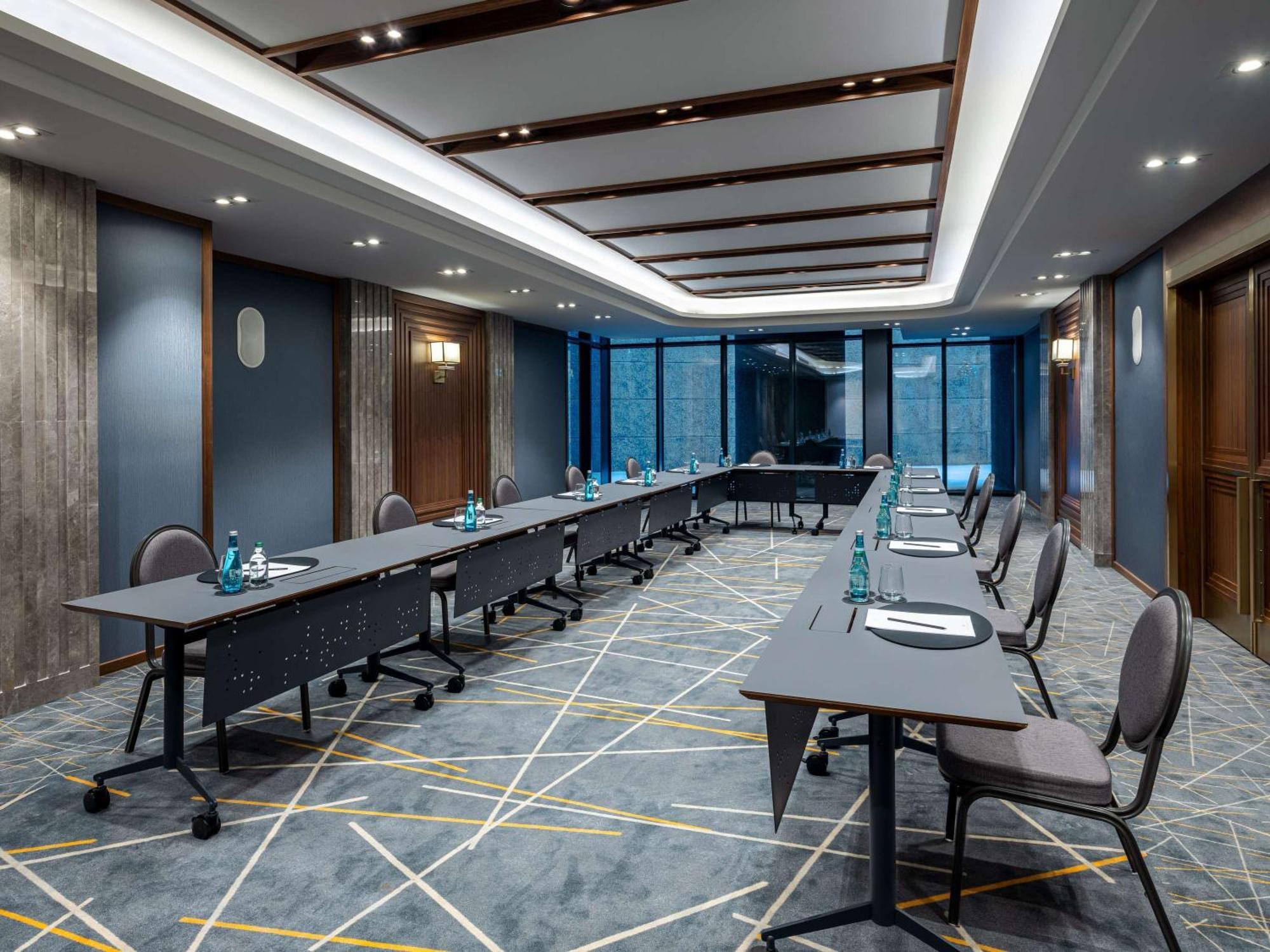 โซฟิเทล อิสตันบูล ทักซิม Hotel ภายนอก รูปภาพ Meeting room