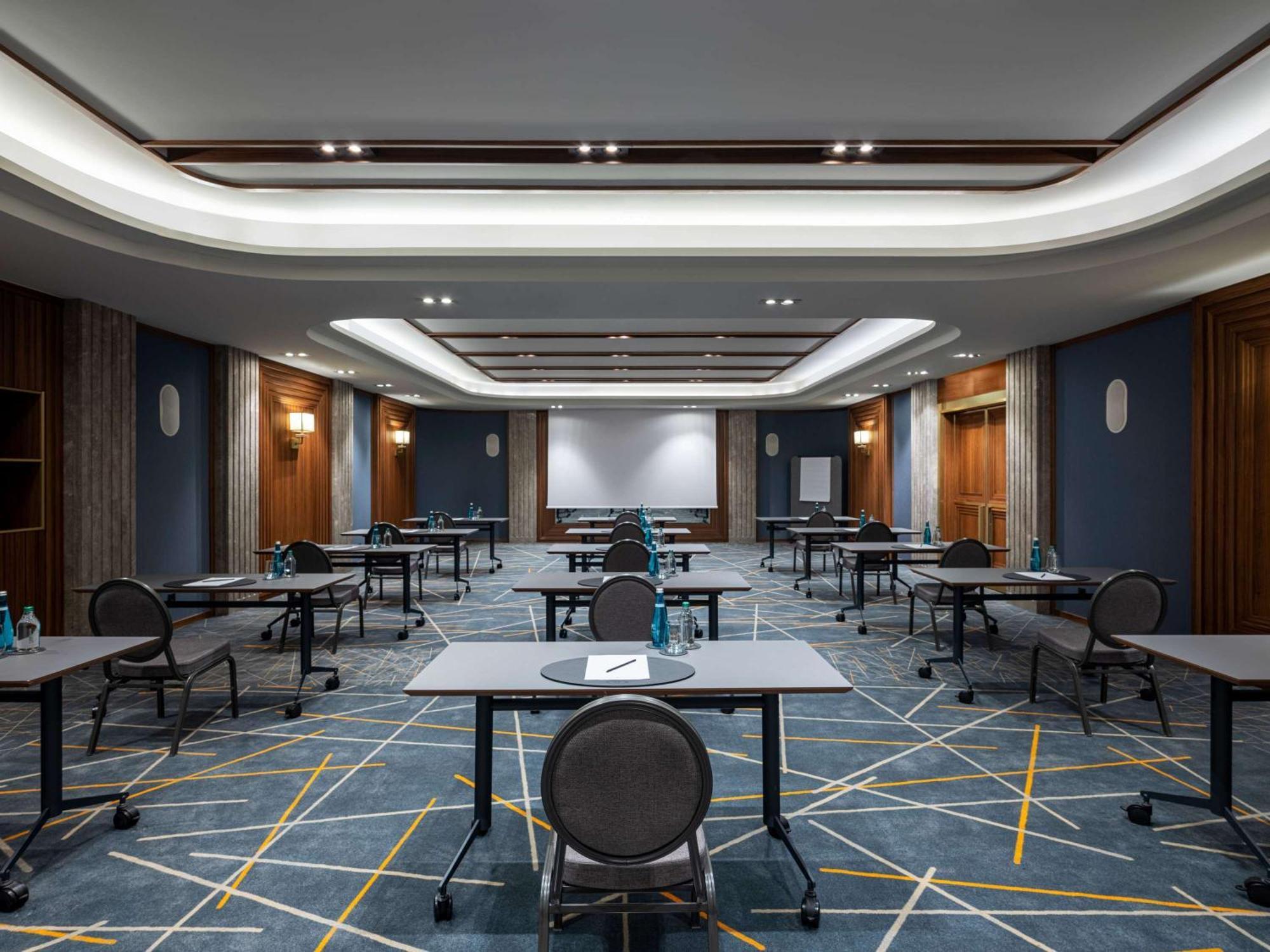 โซฟิเทล อิสตันบูล ทักซิม Hotel ภายนอก รูปภาพ Meeting room