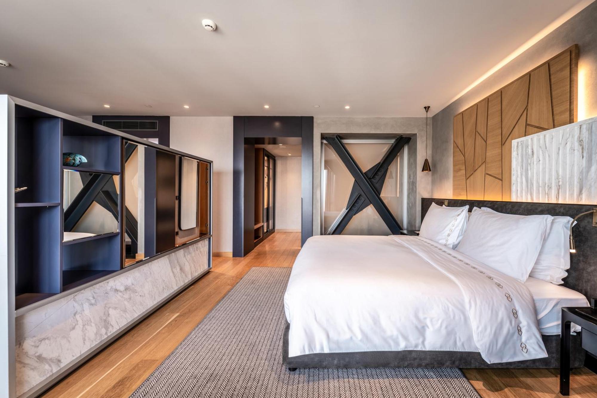 โซฟิเทล อิสตันบูล ทักซิม Hotel ภายนอก รูปภาพ A bedroom at the hotel